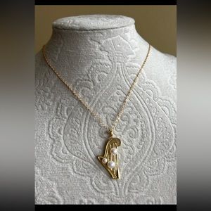 New harp pandent necklace with genuine mini pearls
